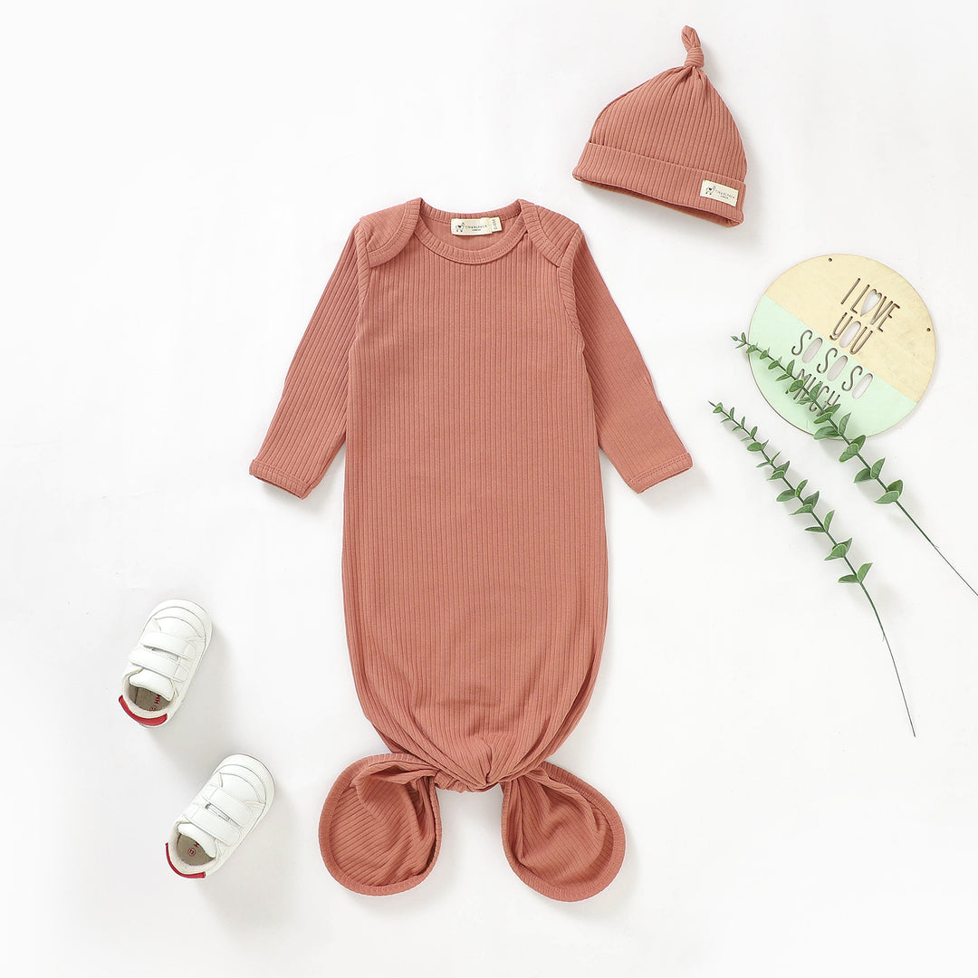 ORGANIC COTTON RIBBED NEWBORN GOWN & HAT | 0-6 MONTHS | Rust