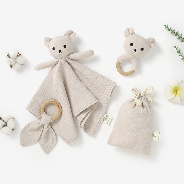 Organic cotton bear comforter and rattle set with teether