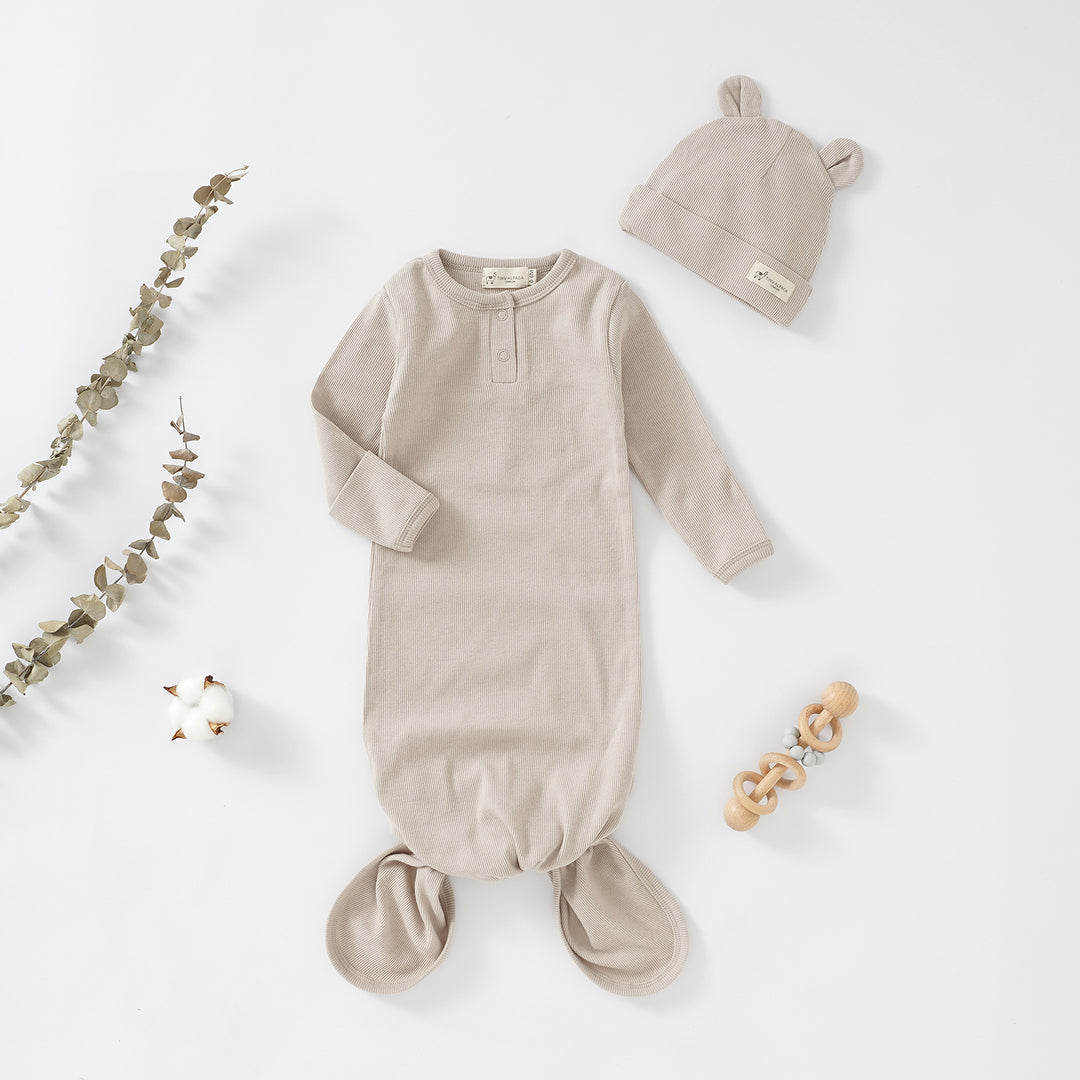 Organic Cotton Newborn Gown Set with Hat (0-6 months) Oatmeal