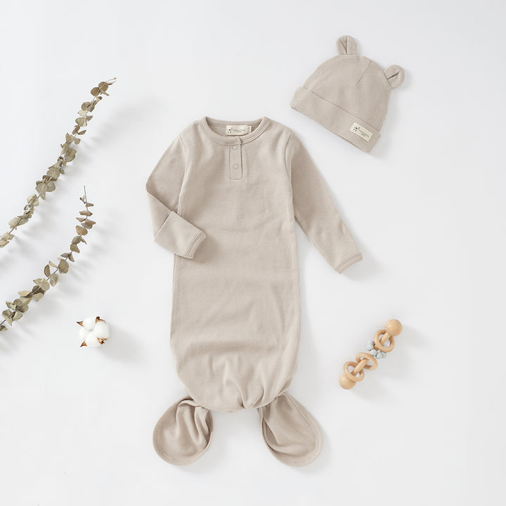 Organic Cotton Newborn Gown Set with Hat (0-6 months) Clay & Oat